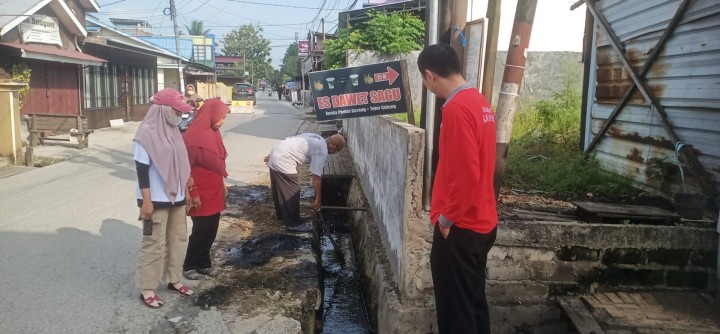 Minggu, 06 Oktober 2024, Kasie Kesra bersama Staf Karang Anyar melakukan monitoring kegiatan kerja bakti wilayah RT.013,014,015,016,019,028,036 Kelurahan Karang Anyar.