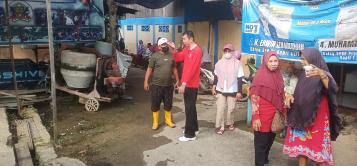Minggu, 06 Oktober 2024, Kasie Kesra bersama Staf Karang Anyar melakukan monitoring kegiatan kerja bakti wilayah RT.013,014,015,016,019,028,036 Kelurahan Karang Anyar.