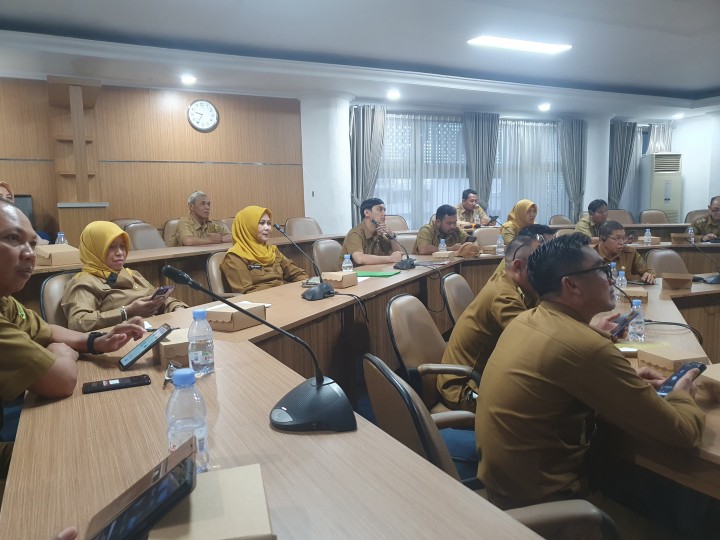 Selasa, 22 Oktober 2024, Kasie Pemerintahan menghadiri Rapat koordinasi batas wilayah di Ruang Sembuyutan Balaikota Samarinda