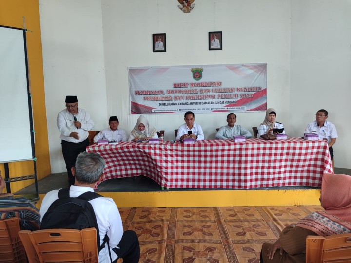 Rabu, 23 Oktober 2024, Tim TWAP bersama Camat Sungai Kunjang & Kelurahan Karang Anyar melaksanakan kegiatan Rakor Monitoring dan evaluasi kegiatan Probebaya serta partisipasi pemilih dalam Pilkada 2024 di Gedung LPM Karang Anyar