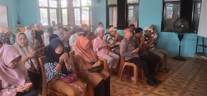 Rabu, 23 Oktober 2024, Tim TWAP bersama Camat Sungai Kunjang & Kelurahan Karang Anyar melaksanakan kegiatan Rakor Monitoring dan evaluasi kegiatan Probebaya serta partisipasi pemilih dalam Pilkada 2024 di Gedung LPM Karang Anyar