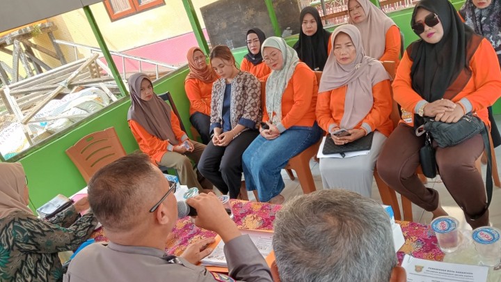 Rabu, 23 Oktober 2024, Kegiatan sosialisasi Kamtibmas, Penajaman Kader Dasawisma dan Posyandu di RT.037 & 038, Kegiatan Probebaya bidang pemberdayaan masyarakat
