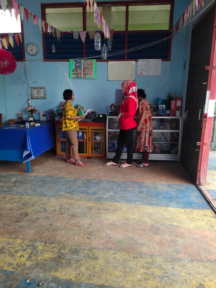Jumat, 25 Oktober 2024, Kasie Kesra menghadiri kegiatan Monev di Bank Ramli Ceseri Jalan Cendana Gang 10