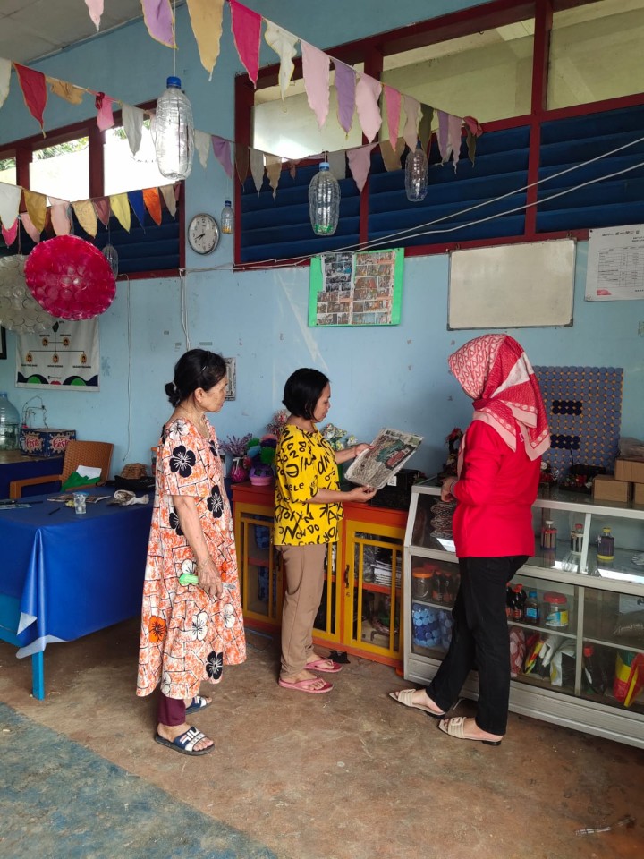 Jumat, 25 Oktober 2024, Kasie Kesra menghadiri kegiatan Monev di Bank Ramli Ceseri Jalan Cendana Gang 10