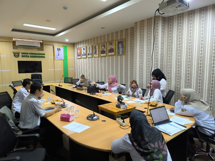 Rabu, 30 Oktober 2024, Kasie Kesra menghadiri kegiatan verifikasi berkas data gas elpiji di Kantor Dinas Perdagangan Kota Samarinda