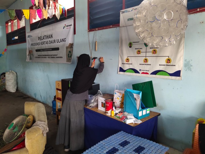Kamis, 31 Oktober 2024, Kasie Ekobang melakukan kunjungan ke Bank Ramli Ceseri di Jalan Cendana Gang 11 T.012 dalam rangka persiapan lomba