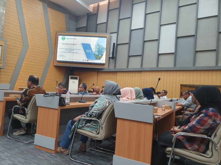 Jumat, 01 Oktober 2024, Kasie Pemerintahan dan Umum menghadiri kegiatan Rapat Koordinasi Peningkatan Pajak Daerah Pemerintah Kota Samarinda dan Pemerintah Provinsi Kalimantan Timur di Balaikota Samarinda