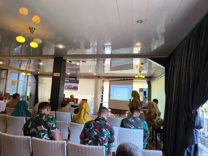 Selasa, 05 November 2024, Kasie Kesra menghadiri kegiatan Loka Karya Mini lintas sektor se Kecamatan Sungai Kunjang di Yen’s Delight Cafe Samarinda