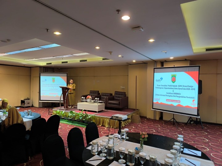 Senin, 11 November 2024, Kasie Kesra Menghadiri Forum Konsultasi Publik Naskah GDPK (Grand Design Pembangunan Kependudukan) Kota Samarinda 2025-2045 & Sosialisasi SIPERINDU (Sistem Informasi Peringatan Dini Pengendalian Penduduk) di Hotel Horison Samarinda
