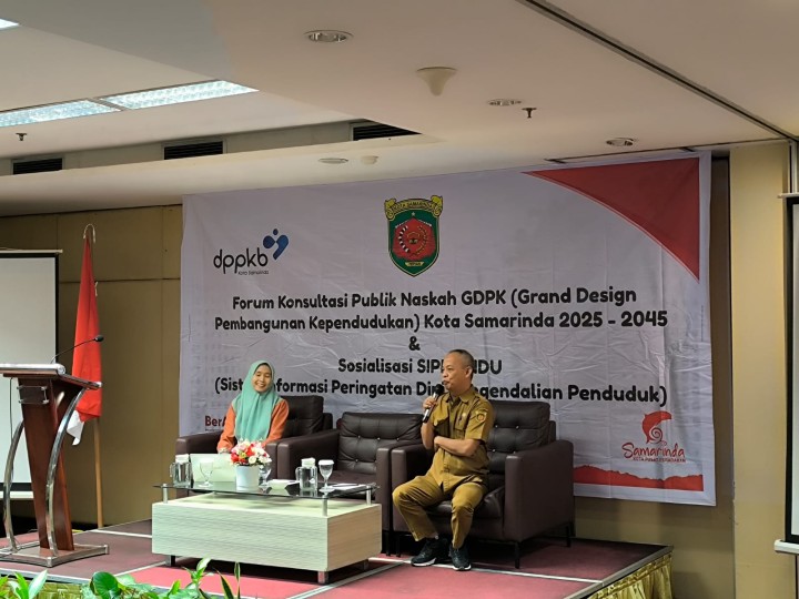 Senin, 11 November 2024, Kasie Kesra Menghadiri Forum Konsultasi Publik Naskah GDPK (Grand Design Pembangunan Kependudukan) Kota Samarinda 2025-2045 & Sosialisasi SIPERINDU (Sistem Informasi Peringatan Dini Pengendalian Penduduk) di Hotel Horison Samarinda