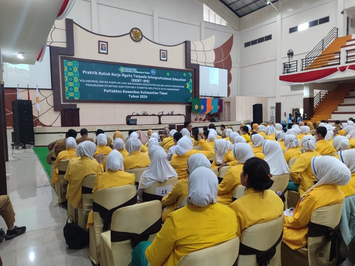 Senin, 11 November 2024, Seklur Menghadiri pelepasan Mahasiswa/i Praktik Kuliah Kerja Nyata Terpadu Interprofessional Education (KKNT-IPE) Poltekkes Kemenkes Kalimantan Timur Tahun 2024 di Auditorium Poltekkes Kemenkes Kaltim