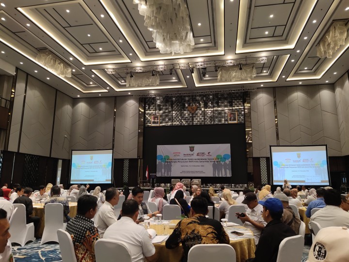 Rabu, 13 November 2024, Kasie Ekobang dan Kasie Kesra beserta perwakilan 2 RT Karang Anyar yaitu RT.009 dan 022 mengikuti kegiatan Sosialisasi Petunjuk Teknis Musrembang Tahun 2025 Dalam Rangka Penyusunan RKPD Kota Samarinda Tahun 2026 Pelaksana Badan Perencanaan Pembangunan, Riset dan Inovasi Daerah Kota Samarinda di Hotel Mercure Samarinda.