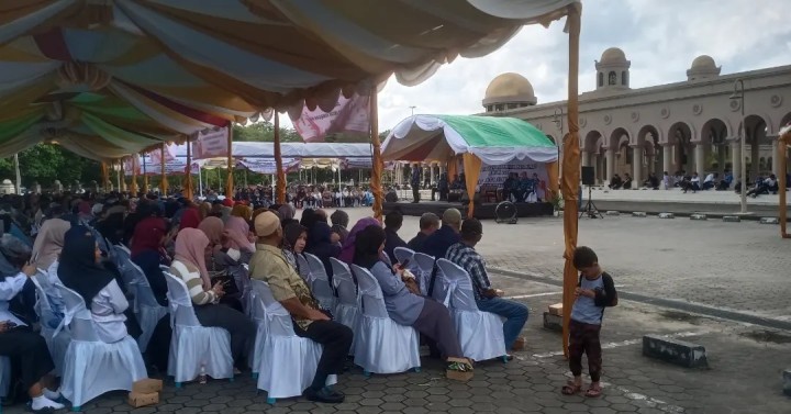 Senin, 18 November 2024 18 november 2024 ... Sosialisasi peningkatan partisipasi pemilih pada pilkada 2024 se kecamatan Sungai Kunjang yang diadakan di lapangan masjid baitul muttaqien ( islamic center ) samarinda
