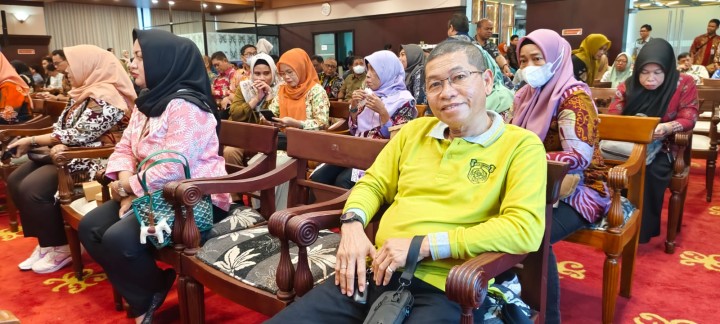 Jumat, 22 November 2024, Lurah menghadiri kegiatan gebyar pajak daerah provinsi Kaltim 2024 di Gedung Ruhui Rahayu Kantor Gubernur Kaltim