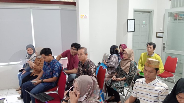 Jumat, 22 November 2024, Kasie Kesra menghadiri kegiatan Acara Evaluasi Kegiatan Pemberian Makanan Tambahan Asal Ternak Tahun 2024 di Kantor Kecamatan Sungai Kunjang