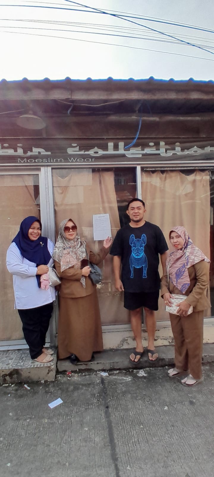 Selasa, 24 Desember 2024, Staf Pemerintahan dan Trantib Umum melakukan kegiatan monitoring peninjauan lapangan pemberitahuan pemilihan RT ( ada 6 : RT. 08, RT. 26, RT. 28, RT. 33, RT. 34,RT. 38 ) Kelurahan Karang Anyar.