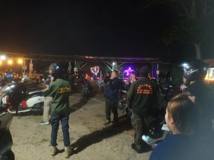 Selasa, 31 desember 2024 Kelurahan karang anyar melaksanakan kegiatan kamtibmas pada malam perayaan tahun 2024 dengan didampingi tim FKPM kel. Karang anyar serta karang taruna kel. Karang anyar