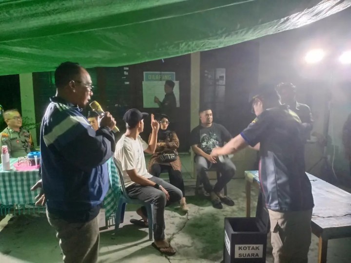 Jumat, 03 Januari 2024 Pemilihan ketua RT 26 kelurahan karang anyar masa periode 2025-2030 , selamat atas terpilihnya kembali sdr. Ari angga wijaya sebagai ketua RT 26 kelurahan karang anyar terpilih masa periode 2025-2030