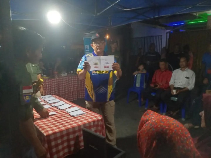 Senin, 06 Januari 2024 Pemilihan ketua RT 33 Kel. Karang anyar masa periode 2025-2030, selamat atas terpilihnya kembali bpk Agustiansyah sebagai ketua RT 33 kelurahan karang anyar terpilih untuk masa periode 2025-2030