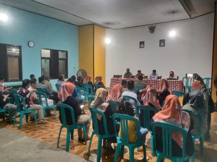 Sabtu, 11 Januari 2024 Rapat koordinasi 38 Ketua RT Se-Kelurahan Karang Anyar di Gedung LPM yang dipimpin langsung Lurah Karang Anyar dengan didampingi Seklur, Bhabinkamtibmas, Kasie Kesra, Kasie Pemerintahan dan Kasie Ekobang serta staf