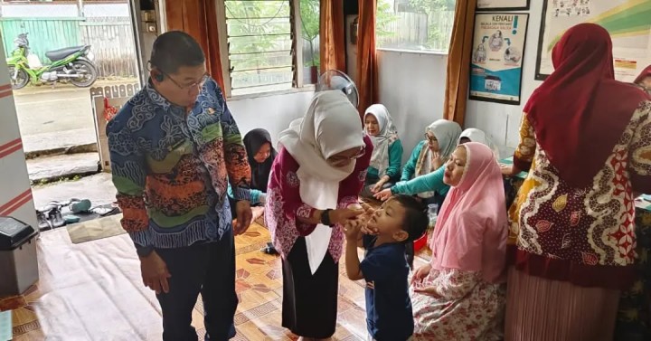 Kamis, 06 Februari 2025 Kunjungan Lurah bersama Ketua dan anggota PKK Kel. Karang anyar  ke kegiatan rutin bulanan posyandu Rt 16 di Jalan Meranti gang 2
