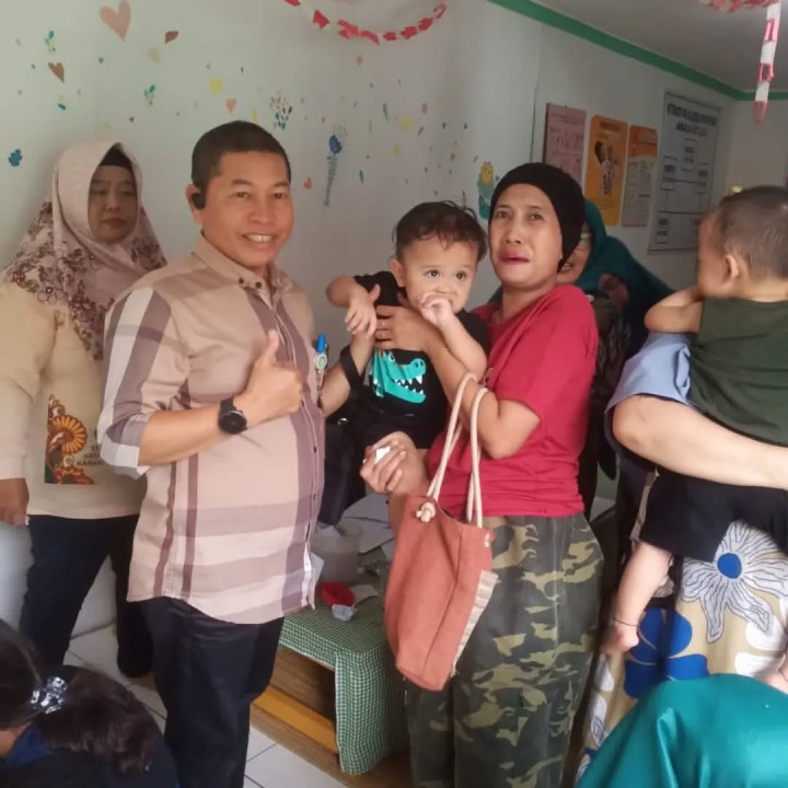 Jumat, 07 Februari 2025 Kunjungan Lurah bersama Ketua PKK dan anggota PKK kelurahan karang anyar pada kegiatan rutin bulanan Posyandu Amalia RT.33 - Jalan Rimbawan 1