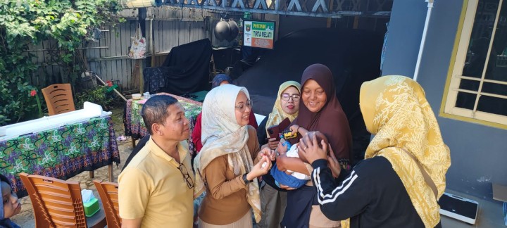 Sabtu, 15 Februari 2025, Lurah bersama Ketua TP PKK dan anggota berserta Staf melakukan kunjungan kerja ke Posyandu RT.008, 015 dan 031 Karang Anyar.