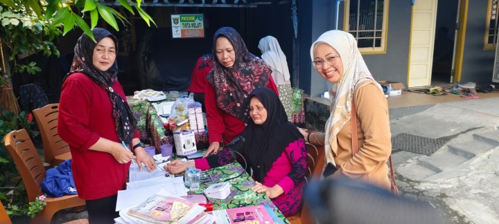 Sabtu, 15 Februari 2025, Lurah bersama Ketua TP PKK dan anggota berserta Staf melakukan kunjungan kerja ke Posyandu RT.008, 015 dan 031 Karang Anyar.