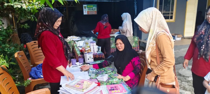 Sabtu, 15 Februari 2025, Lurah bersama Ketua TP PKK dan anggota berserta Staf melakukan kunjungan kerja ke Posyandu RT.008, 015 dan 031 Karang Anyar.