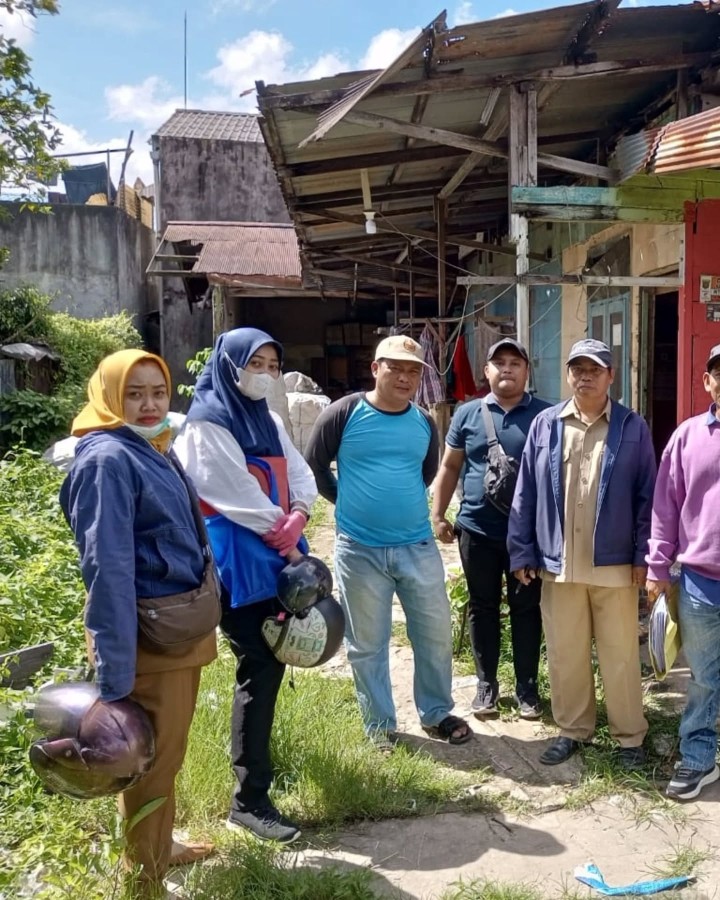 Senin, 10 Maret 2025 Kasie Ekobang bersama Staf mendampingi kegiatan Monitoring Rumah Tidak Layak Huni Bersama Dinas Perkim Kota Samarinda berjumlah 16 Rumah di wilayah Kel.Karang Anyar.
