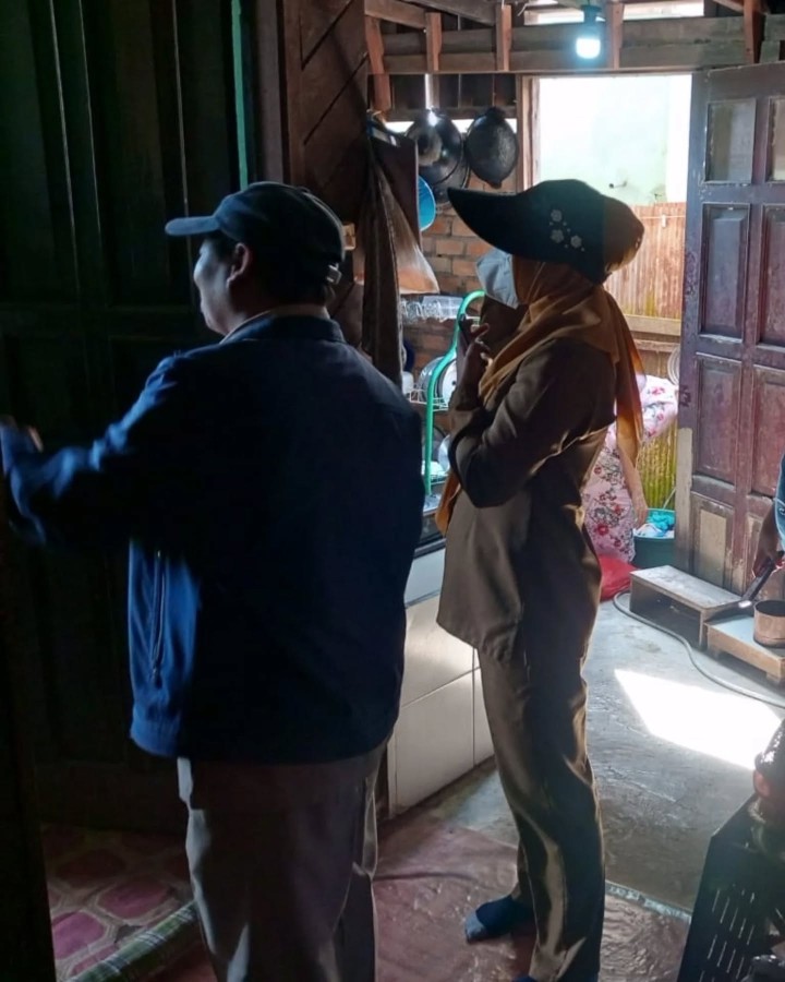 Senin, 10 Maret 2025 Kasie Ekobang bersama Staf mendampingi kegiatan Monitoring Rumah Tidak Layak Huni Bersama Dinas Perkim Kota Samarinda berjumlah 16 Rumah di wilayah Kel.Karang Anyar.