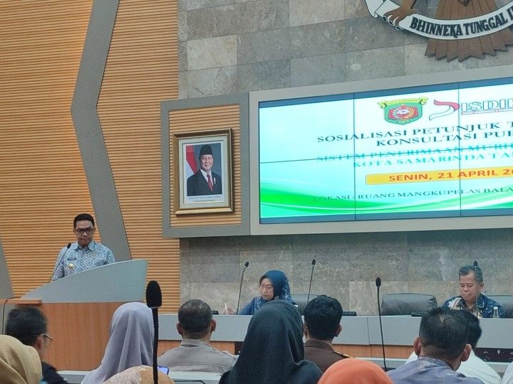 Senin, 21 April 2025, Seklur menghadiri kegiatan sosialisasi petunjuk teknis dan konsultasi publik terkait penerimaan murid baru tahun 2025 di ruang Rapat Mangkupalas Balaikota Samarinda.