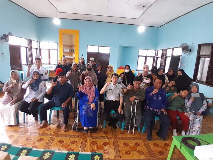 Rabu, 23 April 2025, Kasie Kesra dan staf menghadiri kegiatan pertemuan rutin kelompok difabel kelurahan di Gedung LPM Karang Anyar, Jln. Meranti gang 2 RT. 016