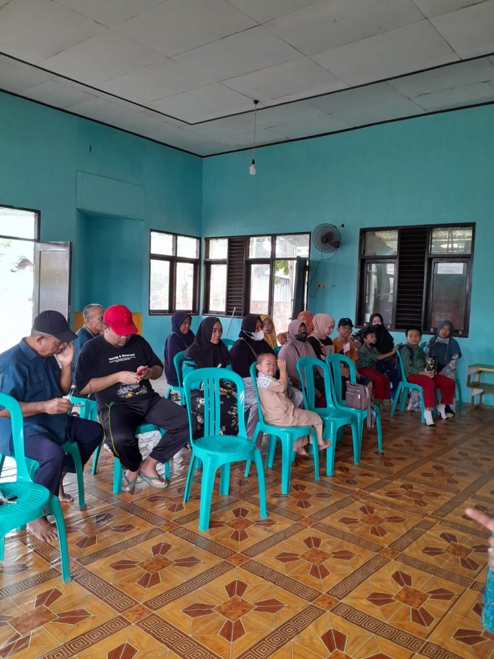 Rabu, 23 April 2025, Kasie Kesra dan staf menghadiri kegiatan pertemuan rutin kelompok difabel kelurahan di Gedung LPM Karang Anyar, Jln. Meranti gang 2 RT. 016