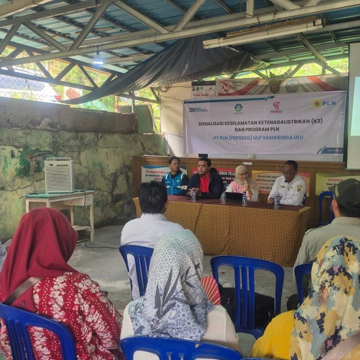 Rabu, 30 April 2025, Kelurahan Karang Anyar bekerja sama dengan PLN Samarinda Ulu untuk kegiatan Sosialisasi Keselamatan Kelistrikan di sekitar kita. Acara berlangsung di kantor Kelurahan Karang Anyar dan dihadiri para Ketua RT serta warga.