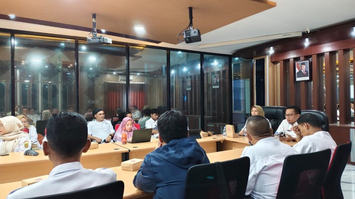 Rabu, 30 April 2025, Kasie Kesra dan Kasie Ekobang menghadiri kegiatan Rakor Pelaksanaan Kegiatan Probebaya dan Penginputan E-Dalev Probebaya 2025 di Kantor Bapperida Kota Samarinda