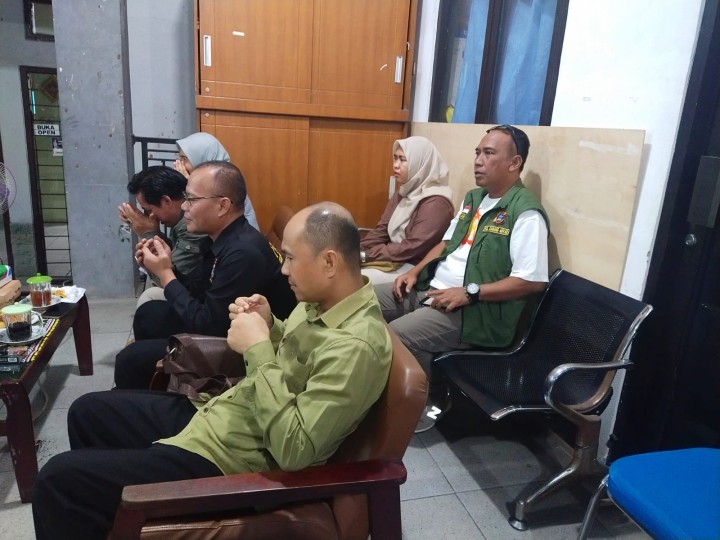 Jumat, 02 Mei 2025, Seklur menghadiri Rakor Kamtibmas FKPM bersama Forkopimcam, Bhabinkamtibmas, Babinsa se Kecamatan Sungai Kunjang di Kantor Kelurahan Teluk Kering Ulu, Jalan Cendana, Samarinda