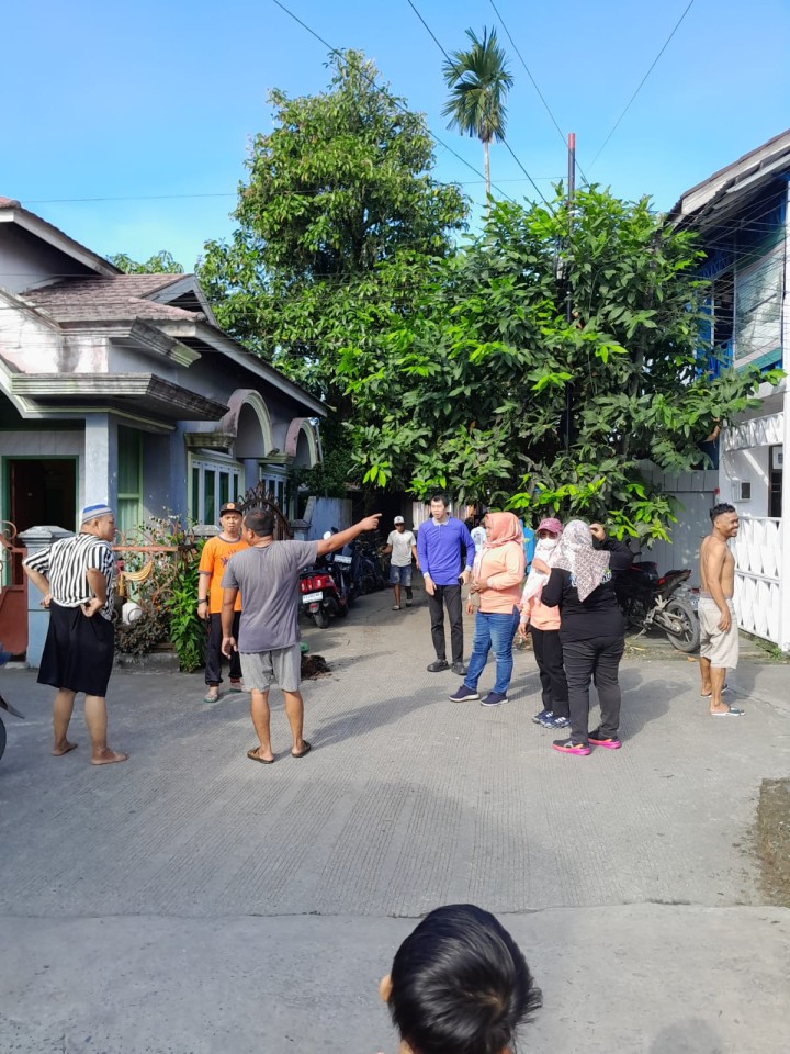 Minggu, 04 Mei 2025, Giat Kegiatan Kelurahan Karang Anyar untuk kegiatan monitoring gotong royong, pemasangan spanduk larangan membuang sampah dan pembersihan area green house Kantor Kelurahan Karang Anyar.