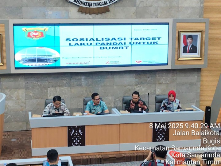 Kamis, 08 Mei 2025, Seklur mengikuti kegiatan Sosialisasi Target Laku Pandai untuk BUMRT di Ruang Rapat Mangkupalas lt. 2 Balaikota Samarinda, Jln. Kesuma Bangsa.