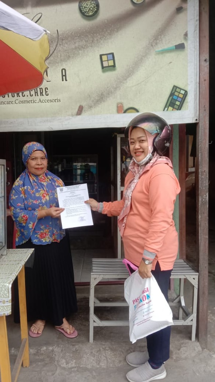 Jumat, 09 Mei 2025, Kelurahan Karang Anyar melakukan kegiatan pembagian Himbauan Pengelolaan Sampah dan Kebersihan untuk para warung atau toko di wilayah Kel. Karang Anyar.