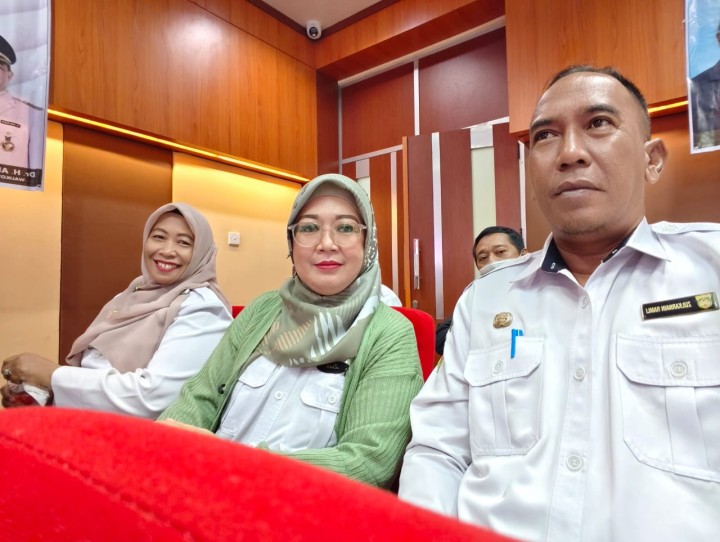 Rabu, 14 Mei 2025, Seklur menghadiri kegiatan pembukaan Lomba Evaluasi Perkembangan Kelurahan Tk. Kota Samarinda tahun 2025 di Aula Kantor Inspektorat Kota Samarinda Lt. 2
