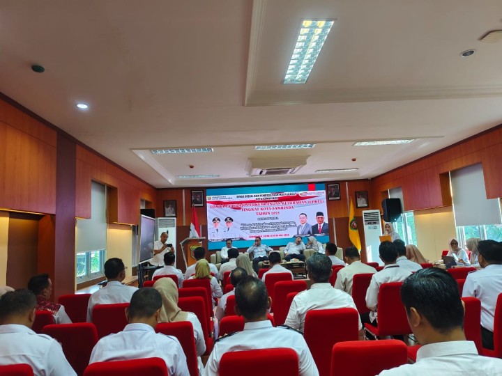 Rabu, 14 Mei 2025, Seklur menghadiri kegiatan pembukaan Lomba Evaluasi Perkembangan Kelurahan Tk. Kota Samarinda tahun 2025 di Aula Kantor Inspektorat Kota Samarinda Lt. 2