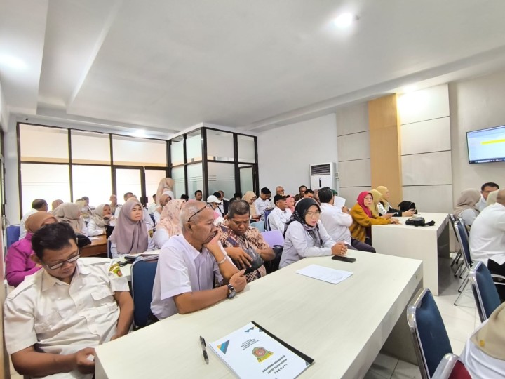 Rabu, 14 Mei 2025, Kasie Kesra menghadiri kegiatan Rakor Forum Kesehatan Kota Samarinda di Kantor Dinas Kesehatan Kota Samarinda.