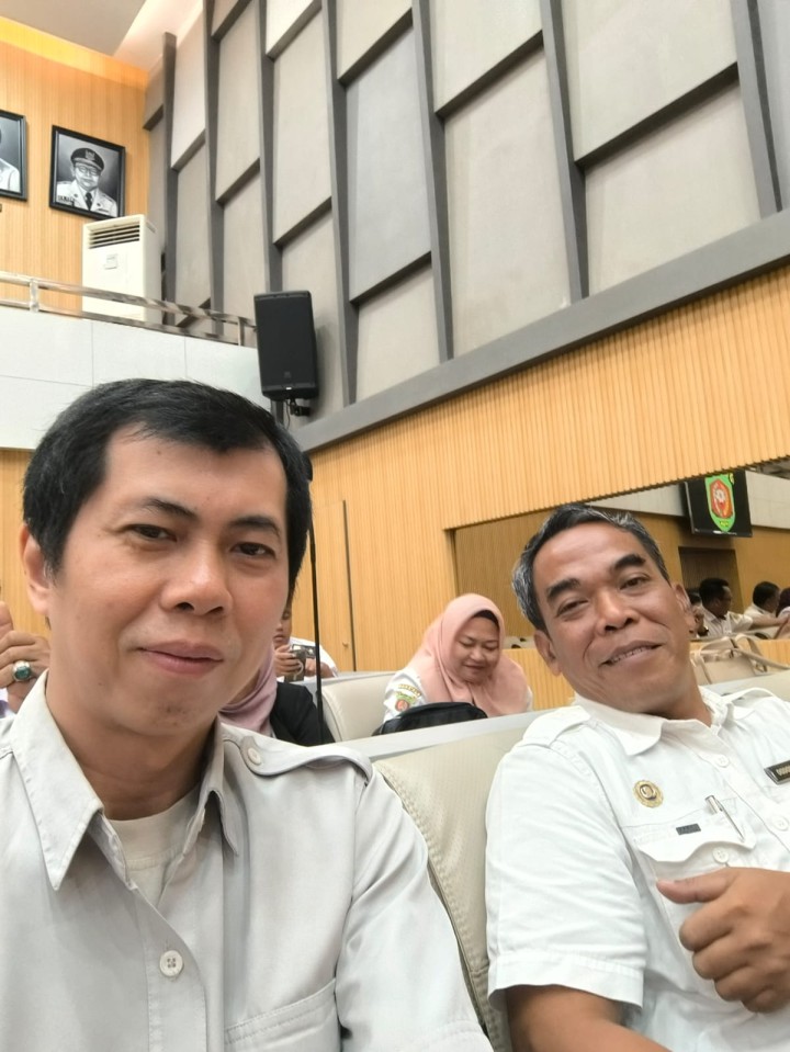 Rabu, 14 Mei 2025, Kasie Kesra mengikuti kegiatan Rakor Posyandu Tk. 1 Kota Samarinda di Ruang Rapat Mangkupalas Lt. 2 Balaikota Samarinda.