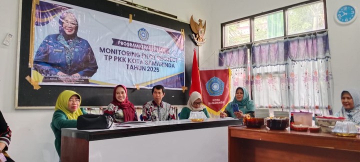 Kamis, 15 Mei 2025, Seklur bersama Kasie Kesra mendampingi PKK Karang Anyar dalam rangka menerima kunjungan dari Pokja II PKK Kota Samarinda di Kantor Kelurahan Karang Anyar.