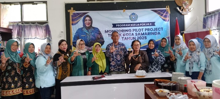 Kamis, 15 Mei 2025, Seklur bersama Kasie Kesra mendampingi PKK Karang Anyar dalam rangka menerima kunjungan dari Pokja II PKK Kota Samarinda di Kantor Kelurahan Karang Anyar.