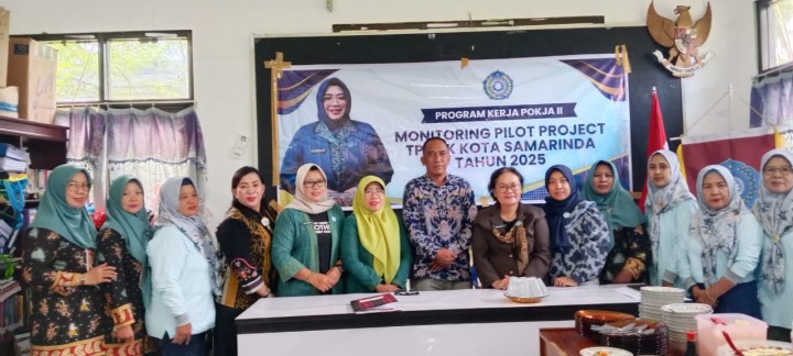 Kamis, 15 Mei 2025, Seklur bersama Kasie Kesra mendampingi PKK Karang Anyar dalam rangka menerima kunjungan dari Pokja II PKK Kota Samarinda di Kantor Kelurahan Karang Anyar.