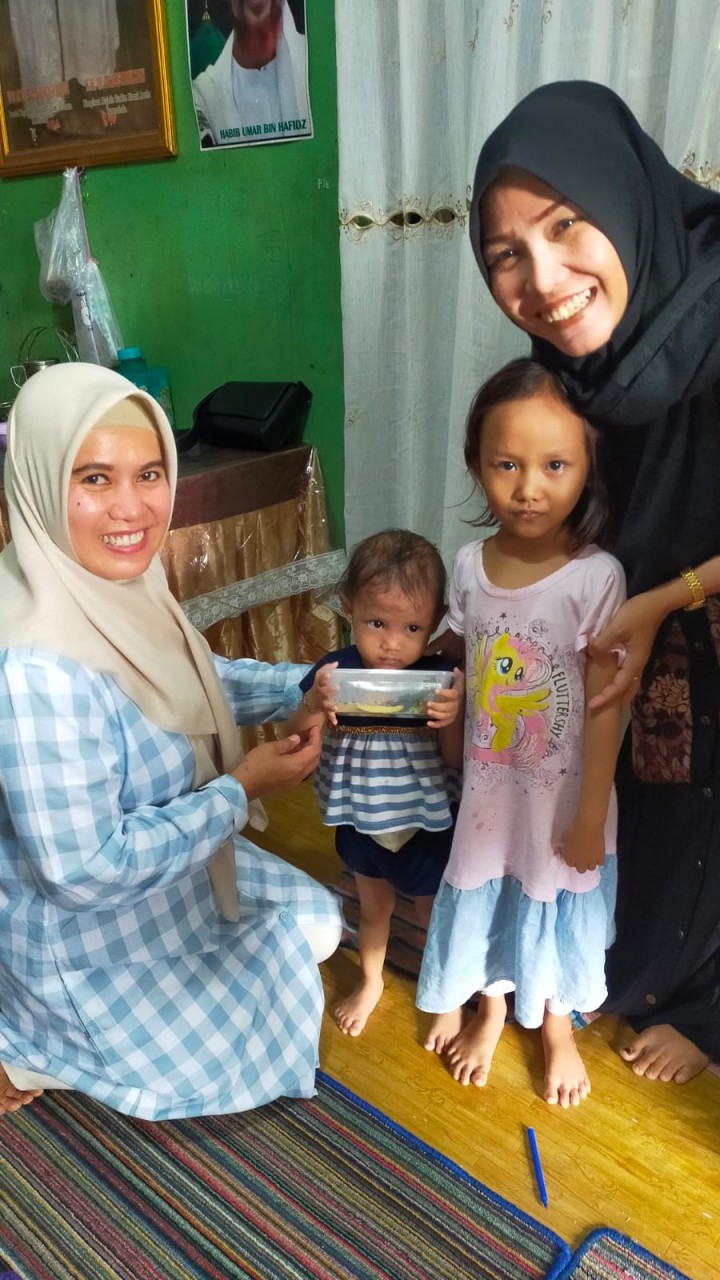 Sabtu, 17 Mei 2025, Seklur bersama Ketua TP PKK Karang Anyar mengikuti kegiatan Pemberian Makanan Tambahan kepada Balita dan Ibu Hamil yang kekurangan Energi Kronis.