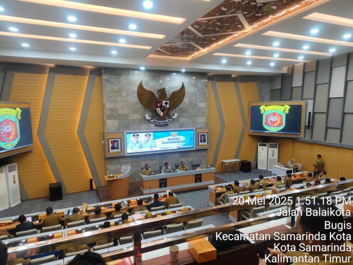Selasa, 20 Mei 2025, Seklur mengikuti kegiatan Rakor bersama Wali Kota Samarinda di Ruang Rapat Mangkupalas Balaikota Samarinda Lt. 2