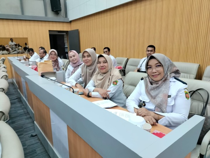 Rabu, 21 Mei 2025, Kasie Ekobang menghadiri Rapat Koordinasi Tindaklanjut Pendalaman Juklak Dan Juknis Musyawarah Kelurahan Pembentukan Koperasi Merah Putih di Ruang Rapat Mangkupalas Balaikota lt. 2 Samarinda.